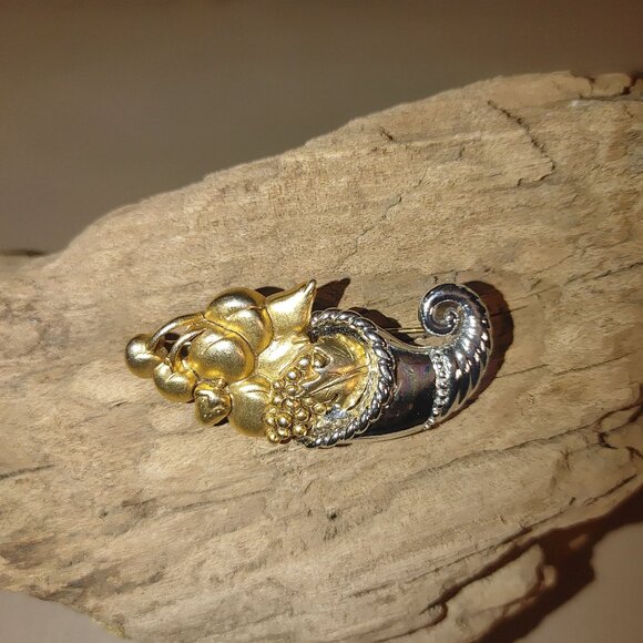Brooch Pin Vintage Danecraft Cornucopia Gold Silver Toned Collectible Costume - Picture 9 of 10